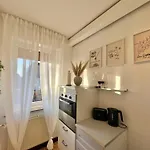 Mit Self Check In Apartment *